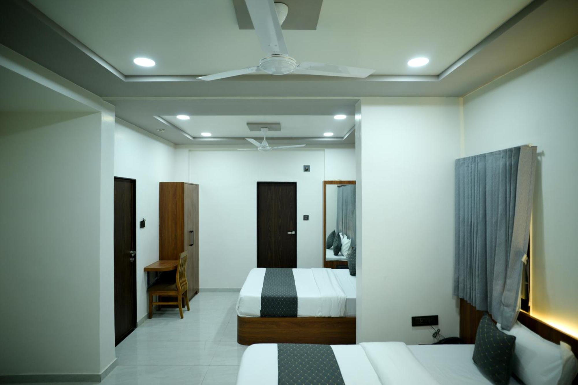 Hotel Aagman Palanpur Extérieur photo
