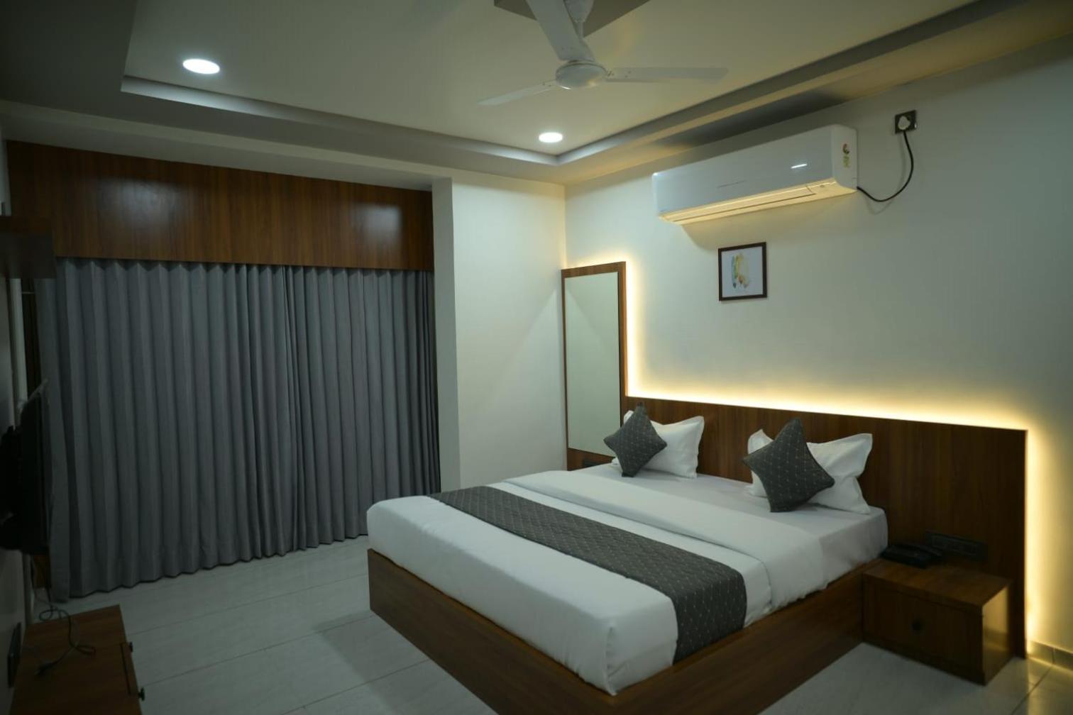 Hotel Aagman Palanpur Extérieur photo