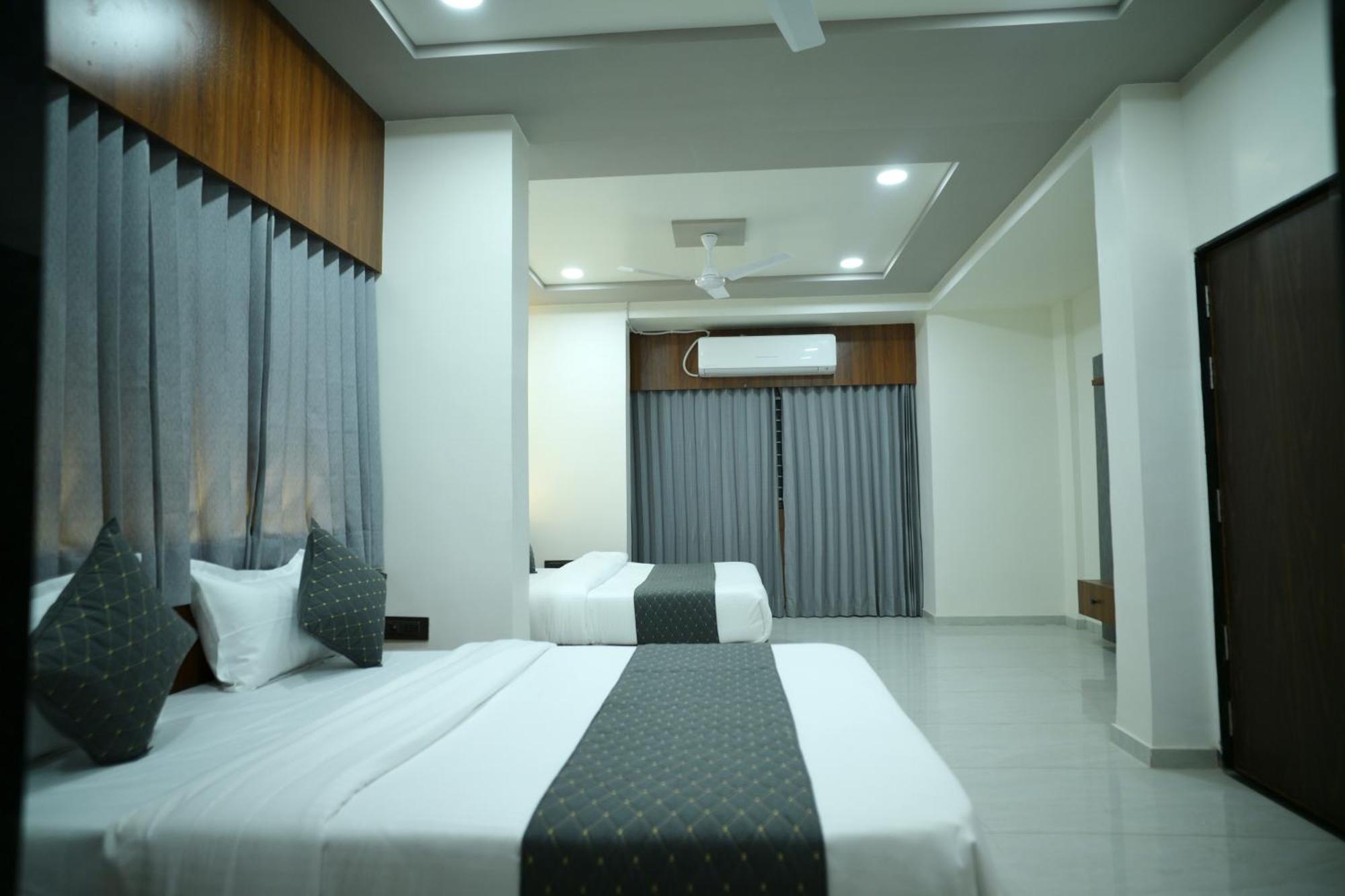 Hotel Aagman Palanpur Extérieur photo